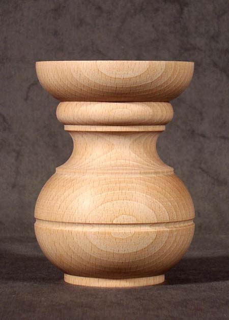 Gyönyörű, karakteres fa bútorláb gömb formájú alsó résszel, GM57