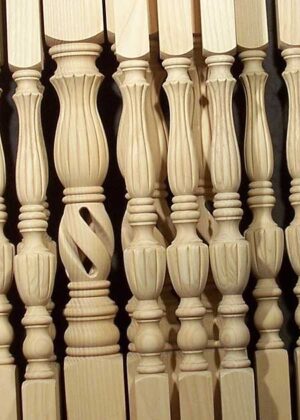 faesztergalas.hu - gyönyörű faesztergályos termékek - kőrisből készített lépcsőkorlát kezdő és köztes oszlopok